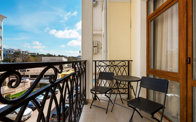 U Morya V ZhK Izumrudnyij Gorod Apartments