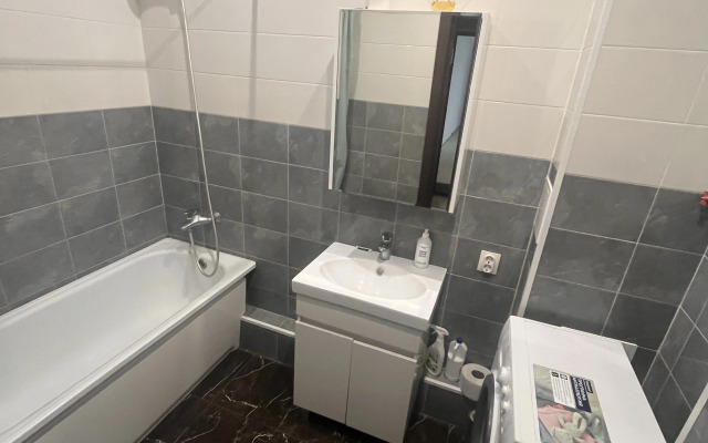 Na Bulvare Komarova 1Es1 Flat