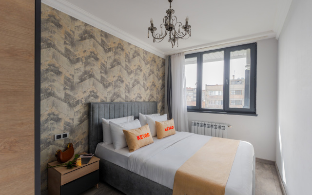 Key #0081, 1 Bedroom, Near English Park Apartments