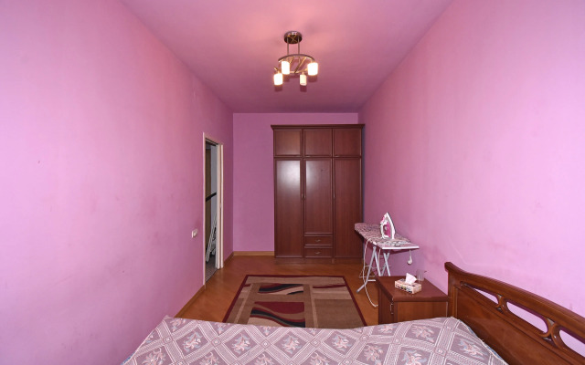 Ploschad Andreya Sakharova Flat
