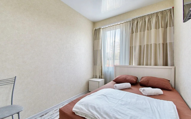 Na Lunacharskogo 5 Flat