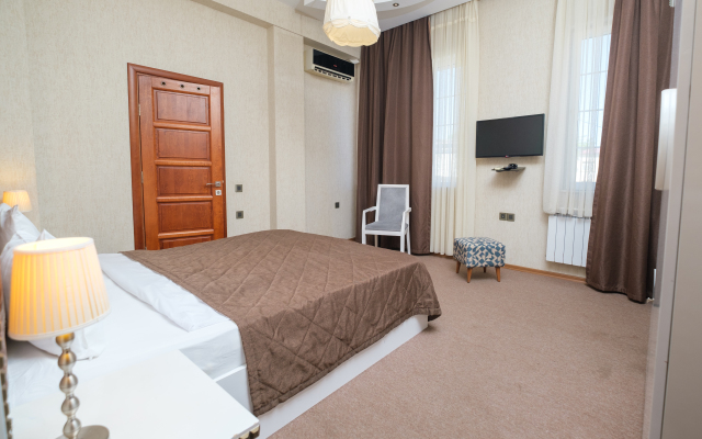 Maestro Hotel