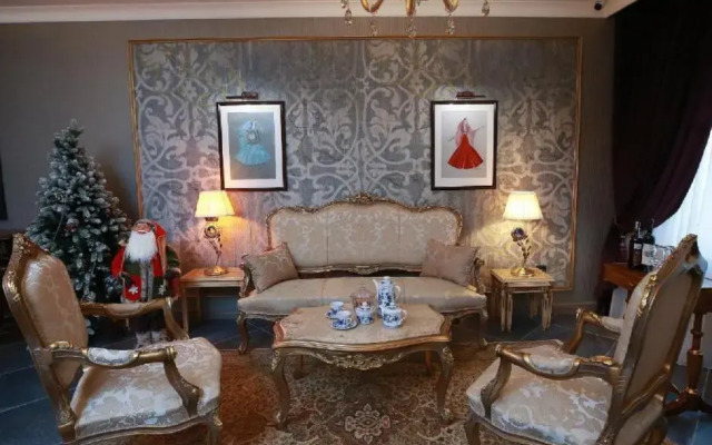 West Inn Palace Hotel
