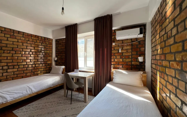 Отель Good Night KG