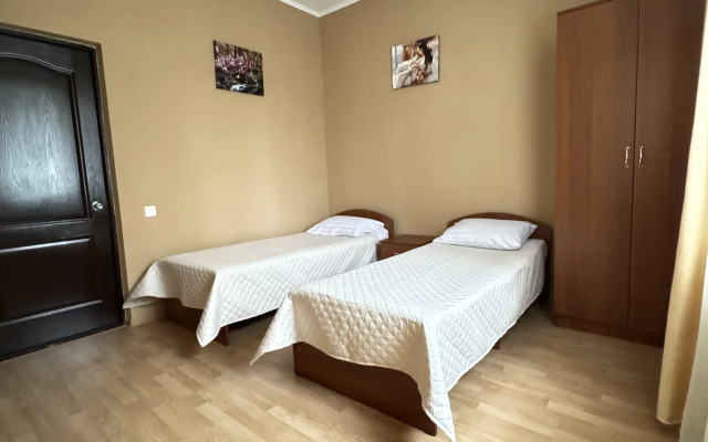 Na Kollektivnoj Guest House