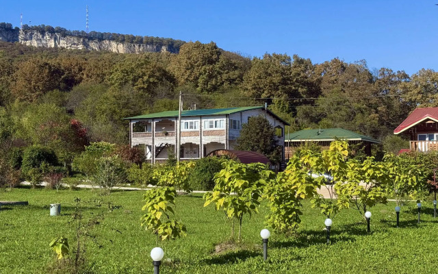 Thach from Travel Hotels Entourage