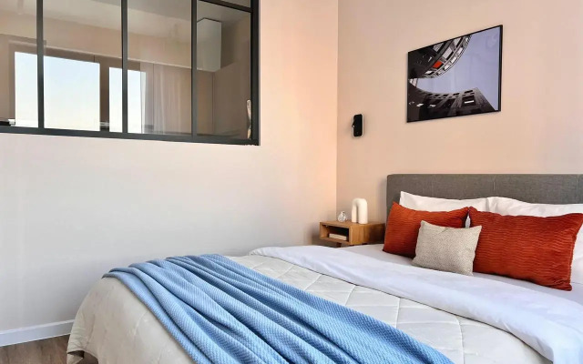 Atmosfera Sna V Rezidentsiyakh Tikhomirov Flat