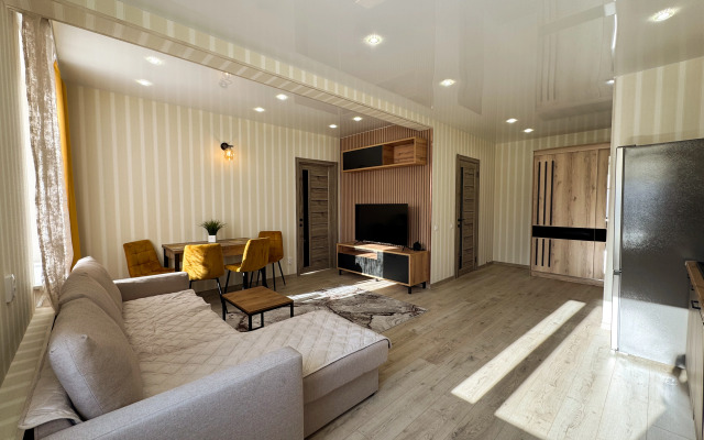 Квартира 2-комнатная на Октябрьской 3