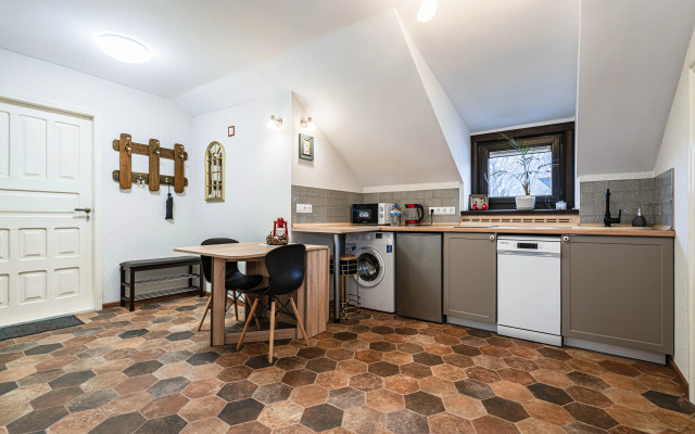 Квартира Трехкомнатная Московская 12