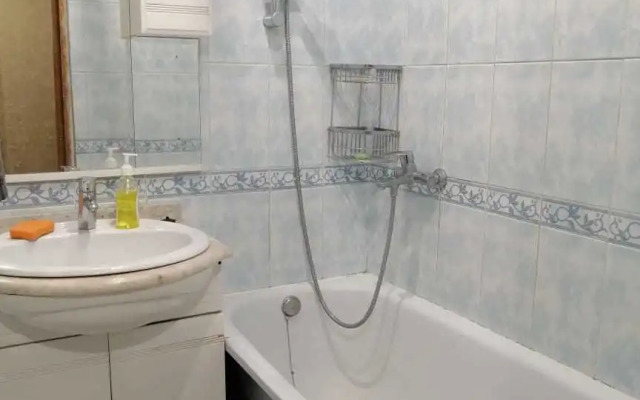 Na Verkhne Proletarskoy 1 Flat