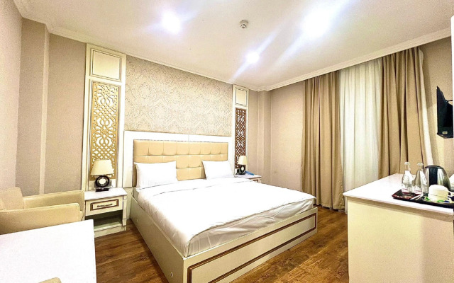 Maris Baku Hotel