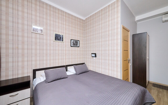 Apriori Hotel