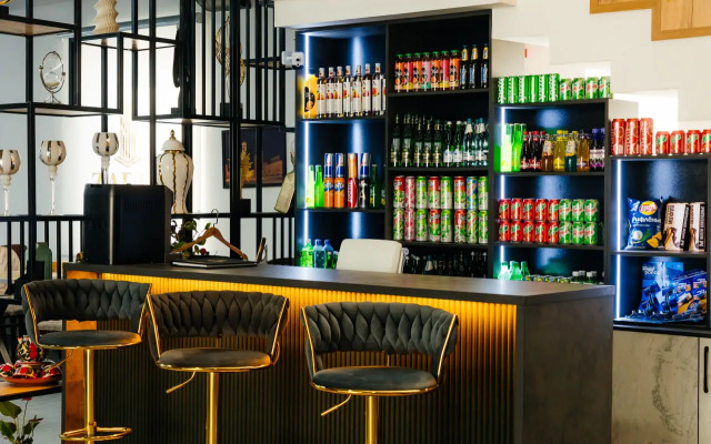 Отель Zafar Plaza