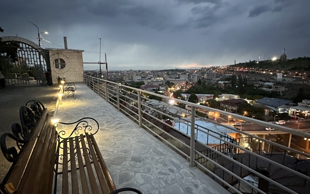 The Hill Apart-Hotel