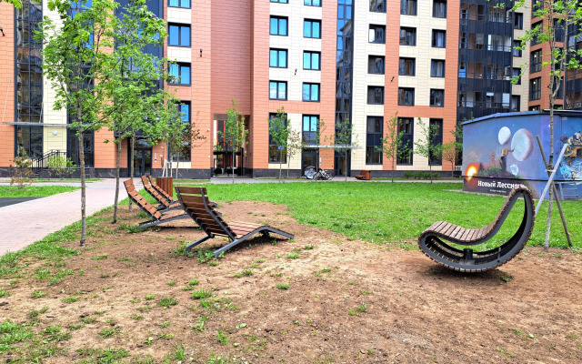 Uluchshennye Novy Lessner Apartments