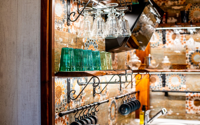 Квартира 2-х комнатная в старинном особняке с парковкой