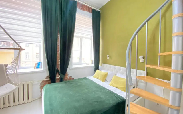 Квартира New Horizon Есения классический интерьер в духе Петербурга у Садовой