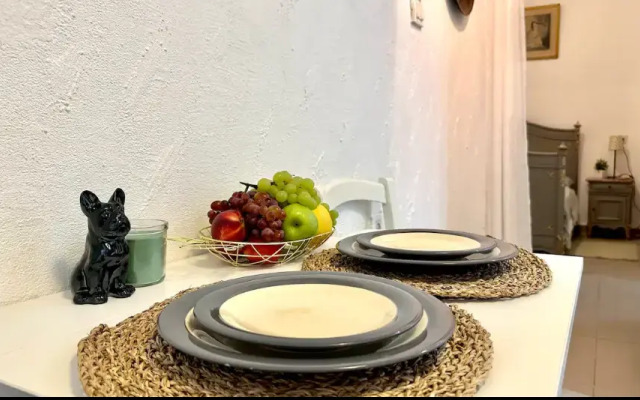 Vintazhnye S Odnoy Spalney I S Bolshim Patio Apartments