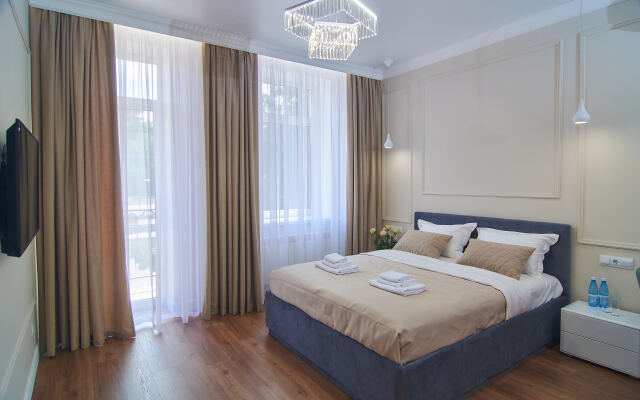 V Tsentre Goroda Flat