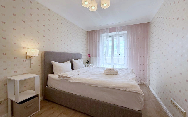 Апартаменты 4-комнатные HomeApart Сторожовская 8 (2)