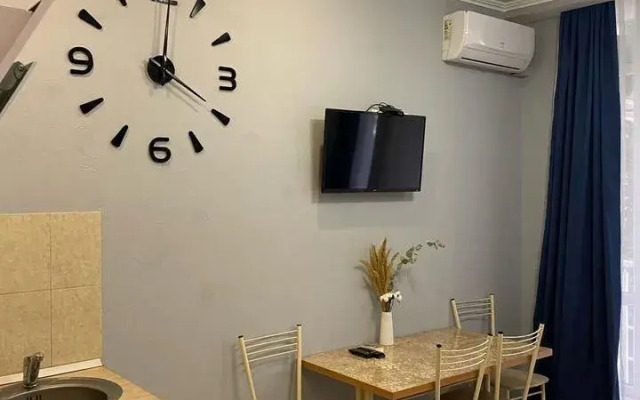 Апартаменты cтудия на 1-ой беpегoвой линии