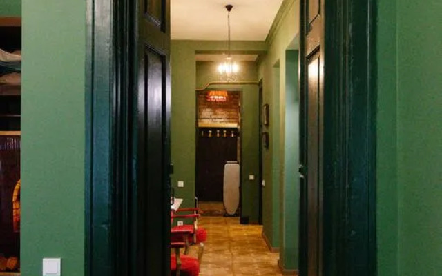 Retro Khauz Flat
