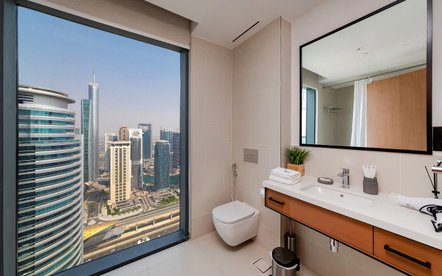 Stylish 2br with Marina Views Apartments