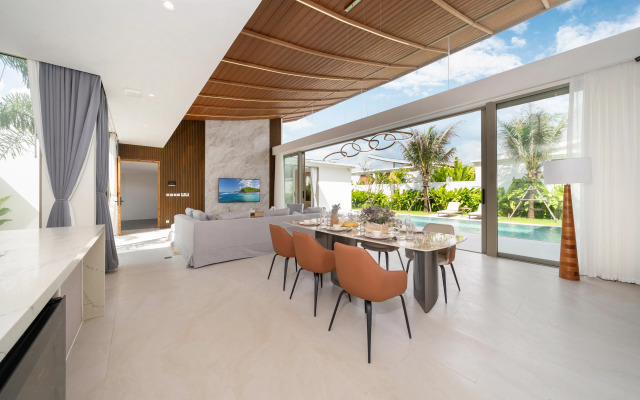 Swimming Pool Villa