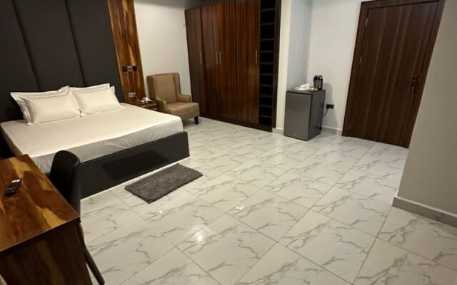 De James Hotels and Suites