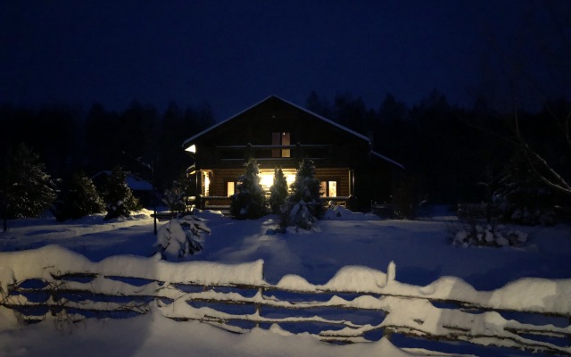 Гостевой Дом с Клёвой Рыбалкой в Своём Пруду, Около Реки