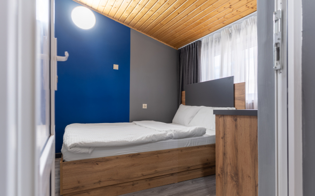Maksim Park-Loo Hotel