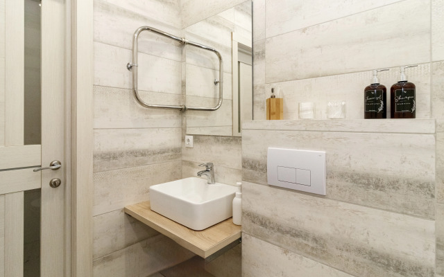 Квартира уютная у озера в тени соснового парка