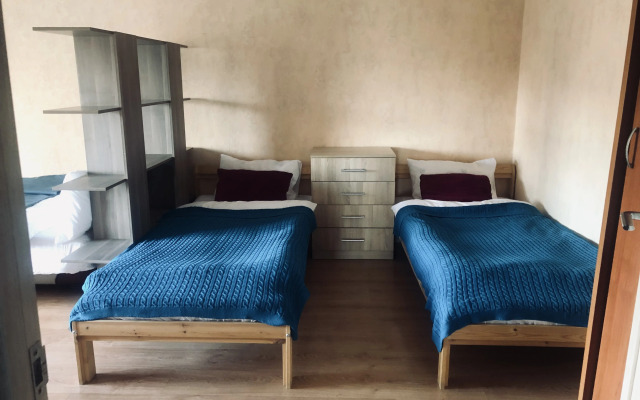 Uyutnaya 3-kh Komnatnaya Flat