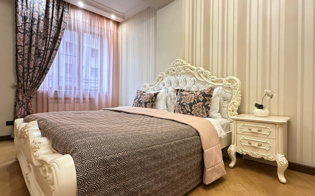 Апартаменты с 2 спальнями рядом с площадью от Sweet Home