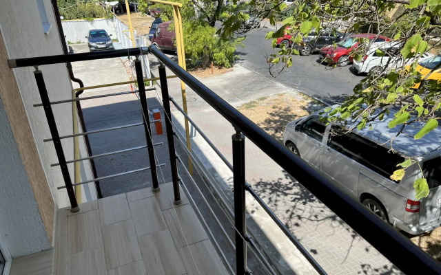 075 Dvukhkomnatnaya V Tsentre Flat