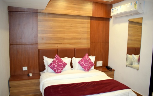 Palak Palace Hotel