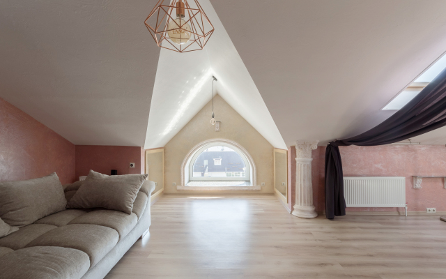 Mansardnaya Kvartira V Tsentre Goroda Flat