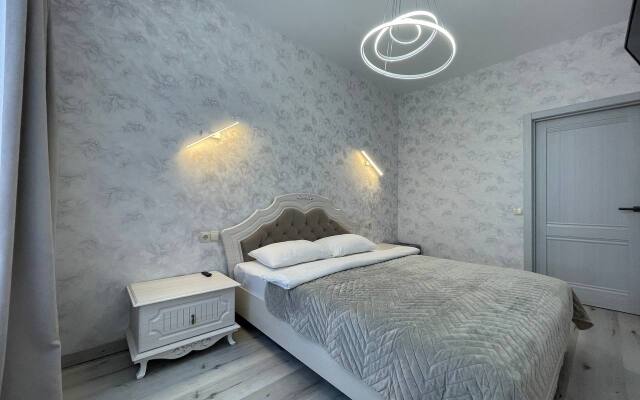 V Tsentre Simferopolya Apartments
