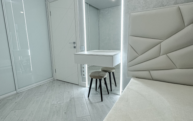 Na Chkalova Posle Remonta, 2 Komnaty: Gostinaya i Spalnya Apartments