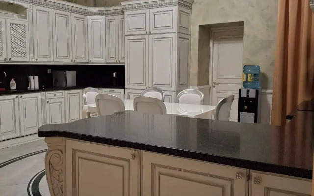 Izi Jiza Na Voskresenskoy Naberezhnoy 30 Apartments