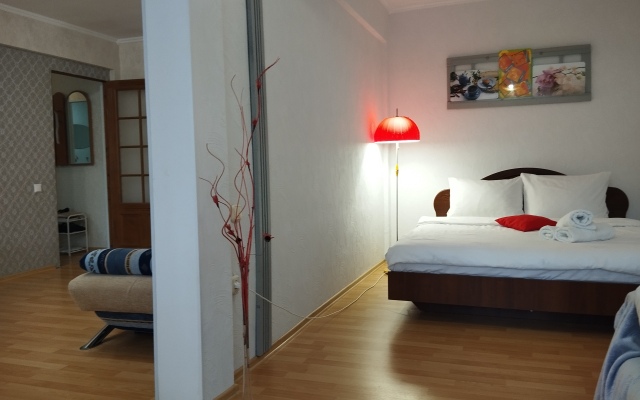 Dvukhkomnatnaya Vozle Tsentra Flat