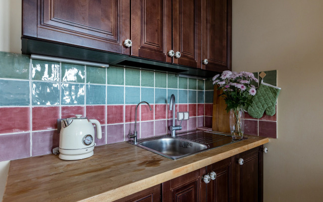 Dizaynerskaya Studiya Na Beregu Reki Flat