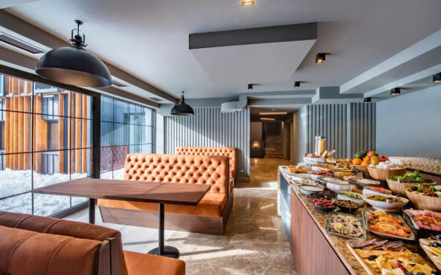 Bristol Hotel and Spa Bakuriani Hotel