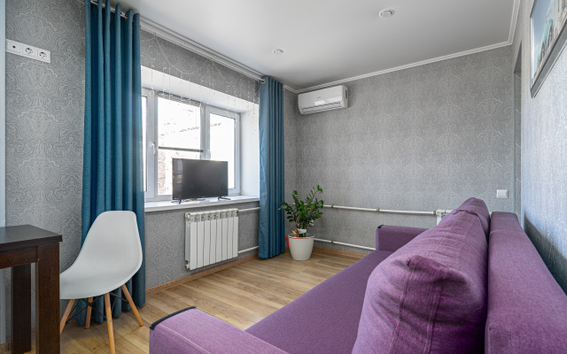 U Kazanskogo Kremlya Flat
