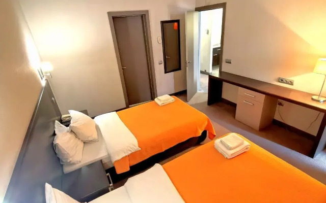 Апартаменты с Балконом №425