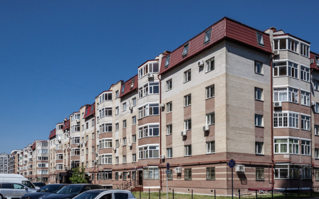 Na Meridiannoy 3 U Naberezhnoy Kazanki Apartments