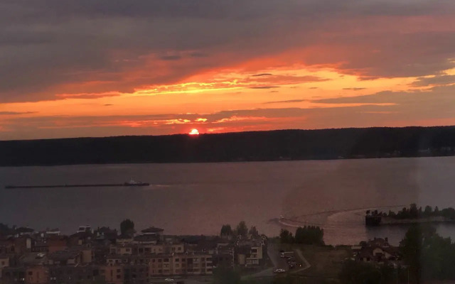 Uyutnaya s Vidom na Kamu i ozero Flat