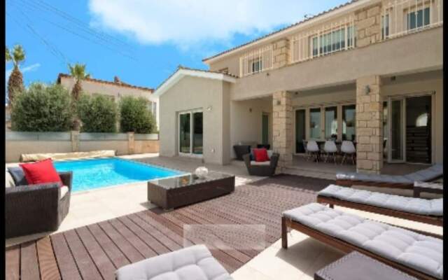 Luxury Villa Kristia