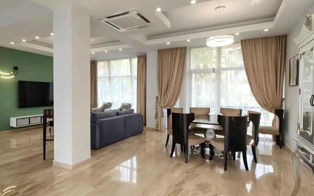 Частный дом Дом с бассейном