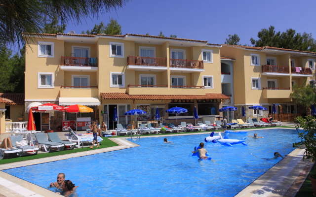 Pine Club Apart Hotel
